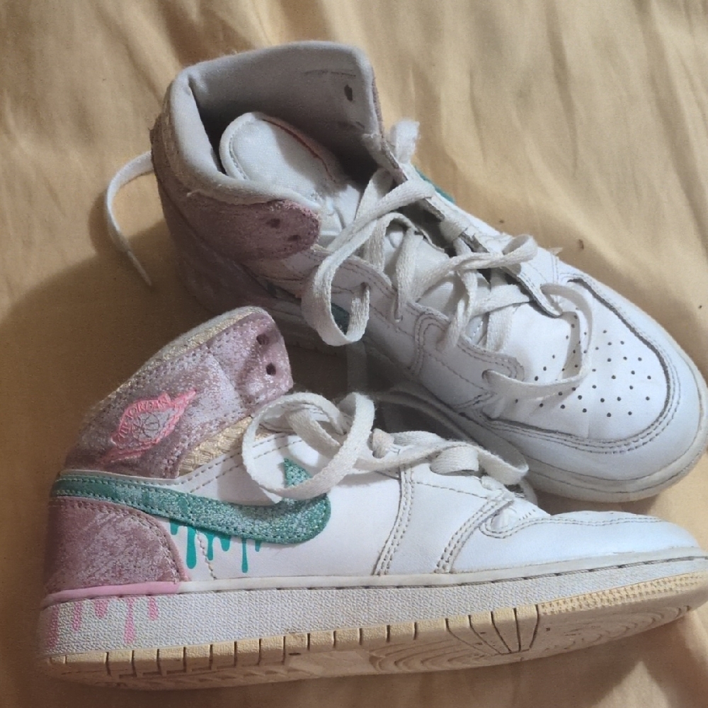 Jordan Kids White and Pink Drip Sneakers